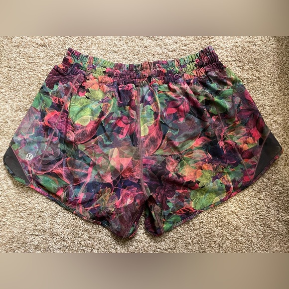 Lululemon Hotty Hot 4” Short - Picture 5 of 5